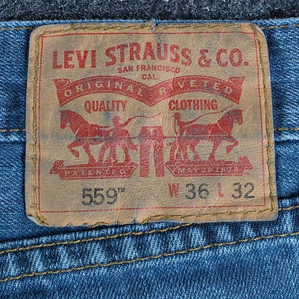 Levi's 559 Relaxed Straight Jeans Mens 36x32 Blue Medium Wash Denim 00559-0733